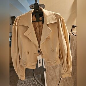 D&G Tan Trench Coat Timeless Elegance Jackey Sz Small